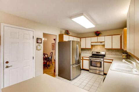 205 Buckingham Dr, Bartlett, IL 60103 photo 13