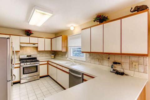 205 Buckingham Dr, Bartlett, IL 60103 photo 12