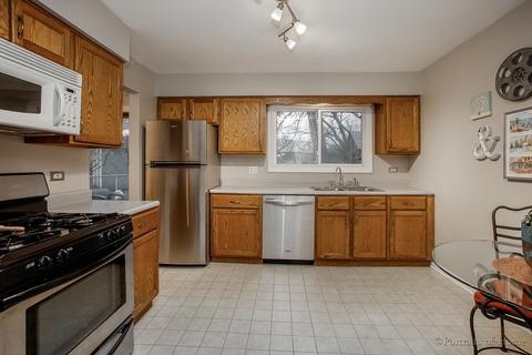 1154 Windsor Dr, Wheaton, IL 60189 photo 4