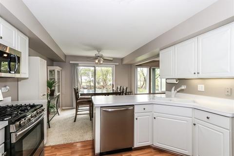 357 Locksley Dr, Streamwood, IL 60107 photo 9