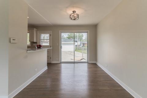 54 Dover Dr, Des Plaines, IL 60018 photo 8