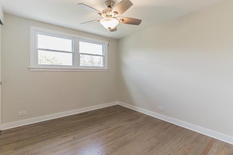 54 Dover Dr, Des Plaines, IL 60018 photo 12