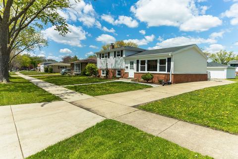 54 Dover Dr, Des Plaines, IL 60018 photo 2
