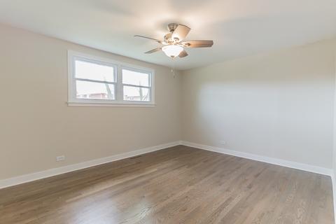 54 Dover Dr, Des Plaines, IL 60018 photo 17