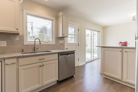 54 Dover Dr, Des Plaines, IL 60018 photo 5