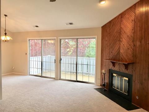 1937 Ardmore Ln #D, Wheaton, IL 60189 photo 2