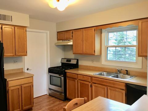1937 Ardmore Ln #D, Wheaton, IL 60189 photo 4