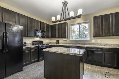 15057 Meadow Ln, Plainfield, IL 60544 photo 3