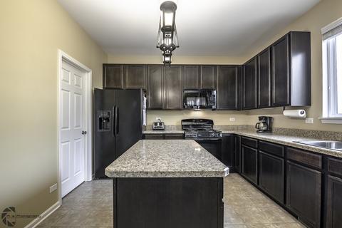 15057 Meadow Ln, Plainfield, IL 60544 photo 4