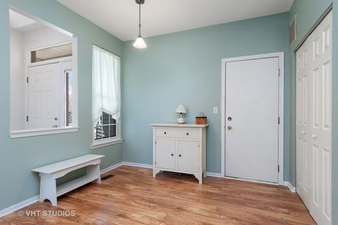 3011 Anton Dr, Aurora, IL 60504 photo 3