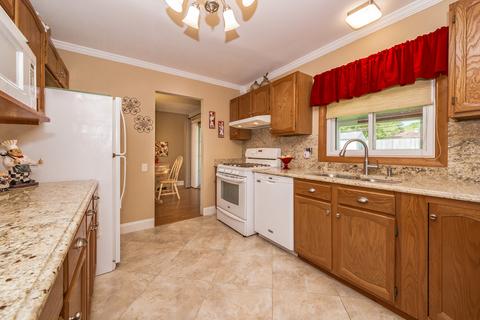 340 Payson St, Hoffman Estates, IL 60169 photo 7
