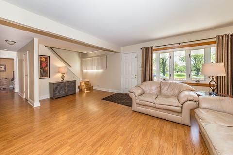 340 Payson St, Hoffman Estates, IL 60169 photo 4
