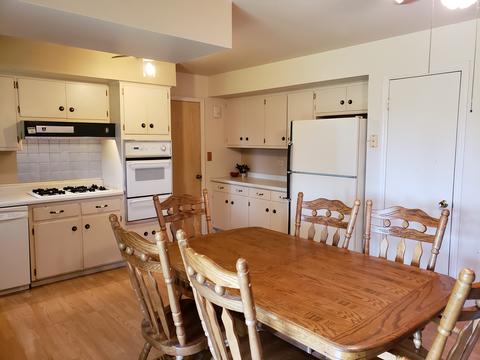 3 N760 Broadview Ave, Addison, IL 60101 photo 4
