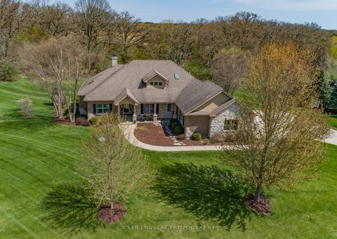 40 W 730 Stone Ridge Ct, Elgin, IL 60124 photo 2