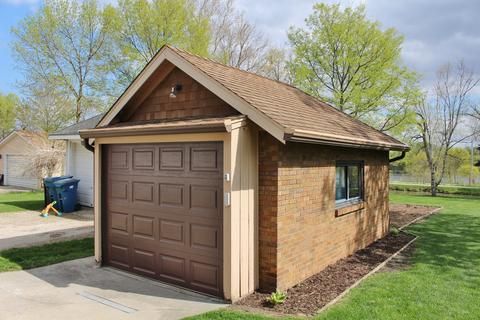 407 E Illinois Ave, Morris, IL 60450 photo 2
