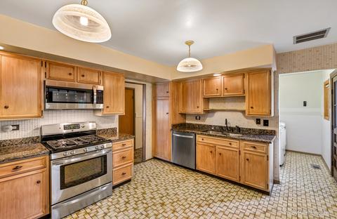 1575 Jefferson Rd, Hoffman Estates, IL 60169 photo 11