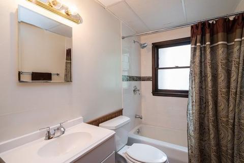 43 Strasma West Dr, Kankakee, IL 60901 photo 10