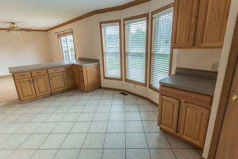 603 Wedgewood Trl, Mchenry, IL 60050 photo 9