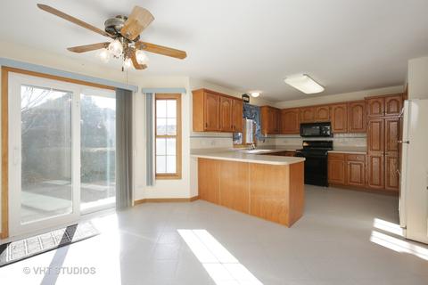 2211 Periwinkle Ln, Algonquin, IL 60102 photo 3