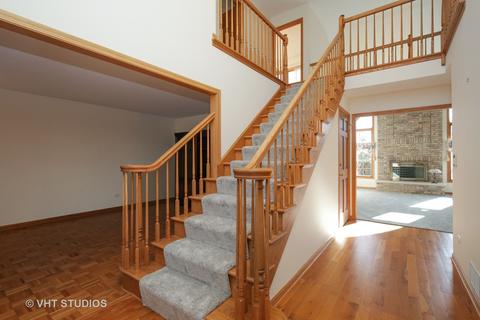2211 Periwinkle Ln, Algonquin, IL 60102 photo 2