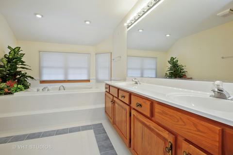 2211 Periwinkle Ln, Algonquin, IL 60102 photo 16