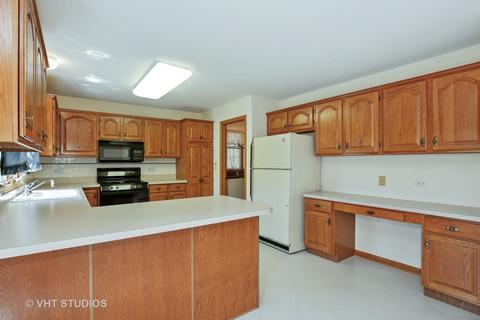 2211 Periwinkle Ln, Algonquin, IL 60102 photo 4
