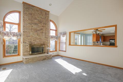 2211 Periwinkle Ln, Algonquin, IL 60102 photo 9
