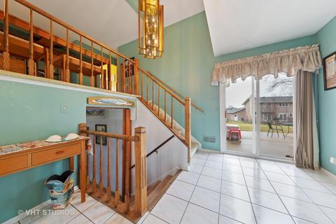 1610 S Lorraine Rd, Wheaton, IL 60189 photo 2
