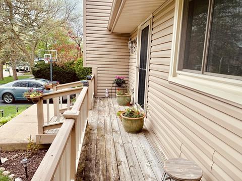 255 Mccook Ct, Bartlett, IL 60103 photo 6