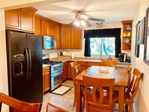 255 Mccook Ct, Bartlett, IL 60103 photo 9