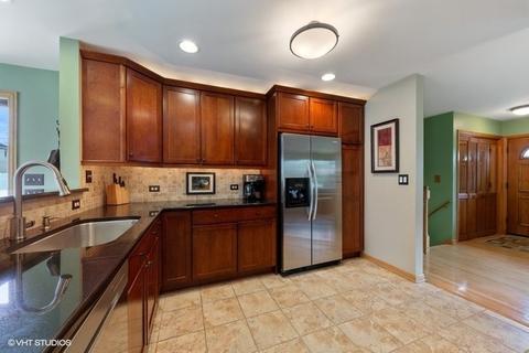375 E North End Ave, Elmhurst, IL 60126 photo 3