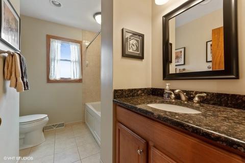 375 E North End Ave, Elmhurst, IL 60126 photo 13