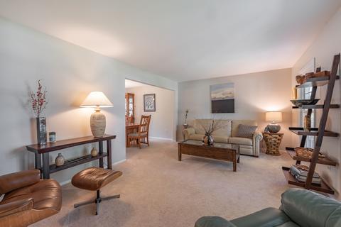 2236 Blacksmith Dr, Wheaton, IL 60189 photo 8