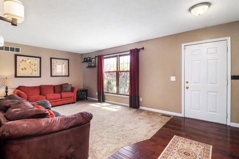 33 Edgewood Ct, Bloomington, IL 61701 photo 7