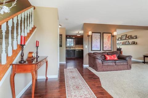 33 Edgewood Ct, Bloomington, IL 61701 photo 3