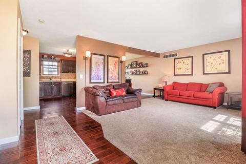 33 Edgewood Ct, Bloomington, IL 61701 photo 6
