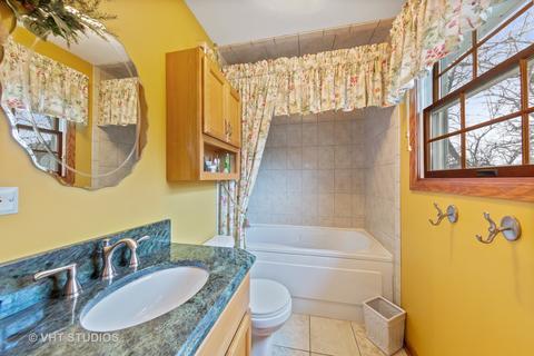 10 S320 Jamie Ln, Willowbrook, IL 60527 photo 14