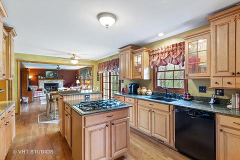 10 S320 Jamie Ln, Willowbrook, IL 60527 photo 7