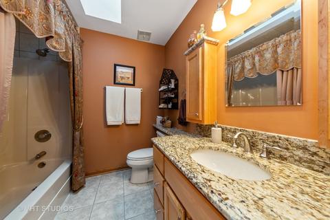 10 S320 Jamie Ln, Willowbrook, IL 60527 photo 19