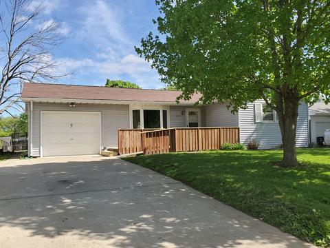 1818 Truman Dr, Normal, IL 61761 photo 2