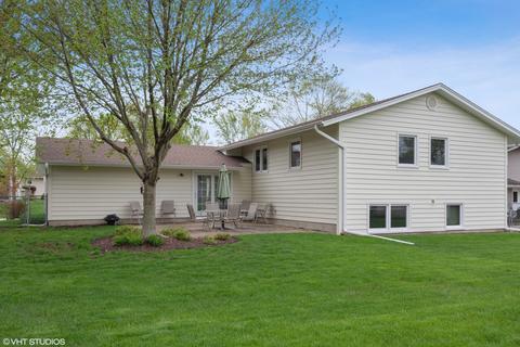940 W Firestone Dr, Hoffman Estates, IL 60192 photo 17