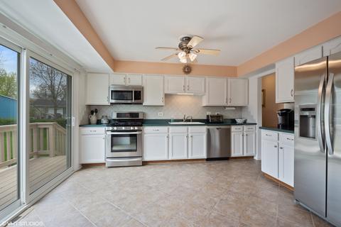 940 W Firestone Dr, Hoffman Estates, IL 60192 photo 5