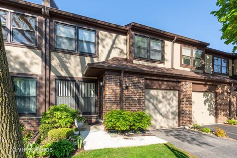 306 Oakwood Ln, Wheeling, IL 60090 photo 1