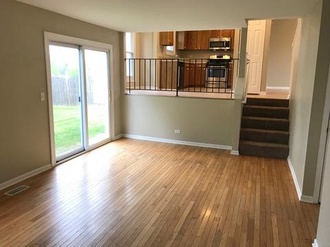 235 Iris Dr, Streamwood, IL 60107 photo 8