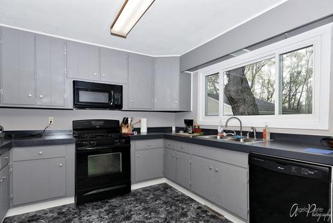 602 N Kent Rd, Mchenry, IL 60051 photo 8