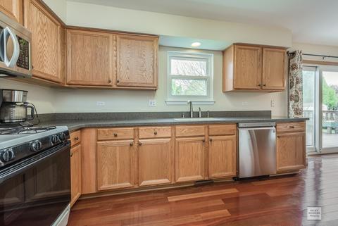 2466 Spring Valley Ct, Aurora, IL 60503 photo 9
