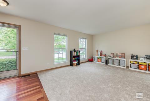 2466 Spring Valley Ct, Aurora, IL 60503 photo 3