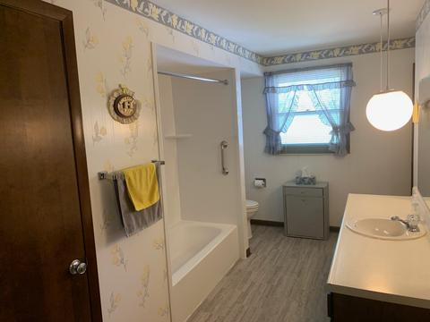 230 S Mclean Blvd, Elgin, IL 60123 photo 8