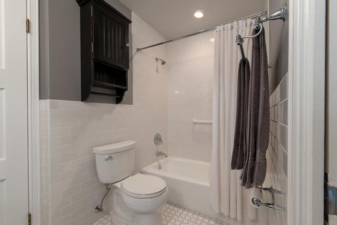 413 E 11th Ave, Naperville, IL 60563 photo 22