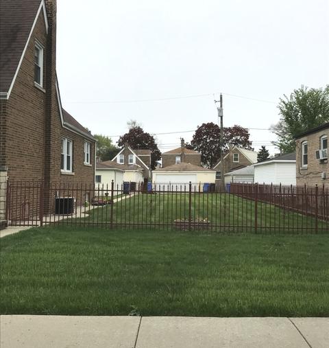 555 E 103rd Pl, Chicago, IL 60628 photo 3
